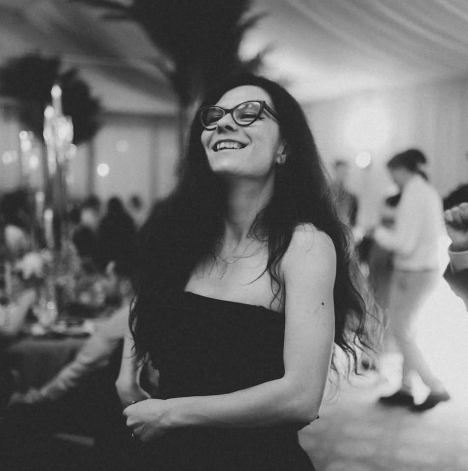 ȘI LUNA ÎNTRE STELE